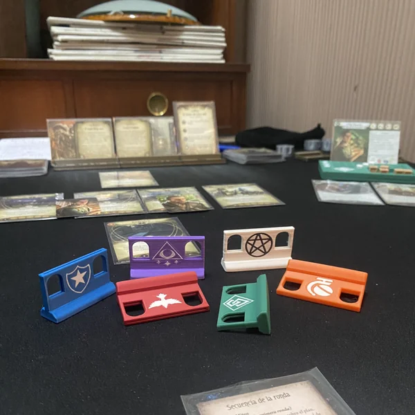 6 supports d'Investigateurs pour Horreur à Arkham : Le Jeu de Cartes