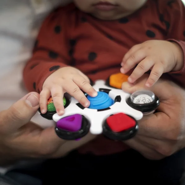 BABY EINSTEIN Jouet sensoriel Curiosity Clutch™ 3m+