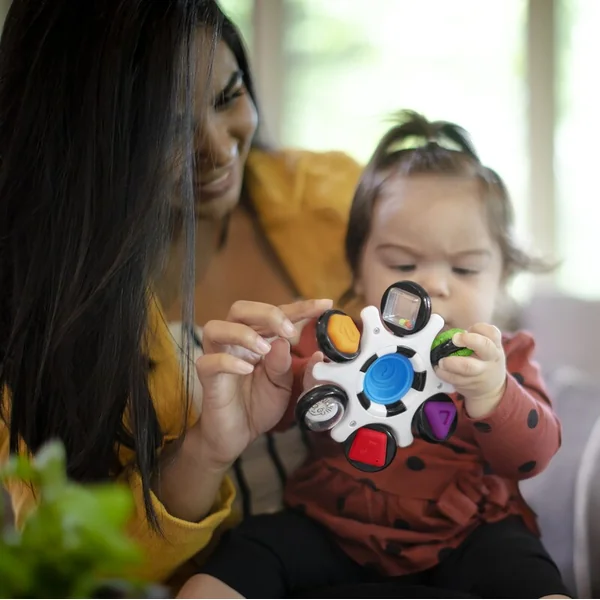 BABY EINSTEIN Jouet sensoriel Curiosity Clutch™ 3m+