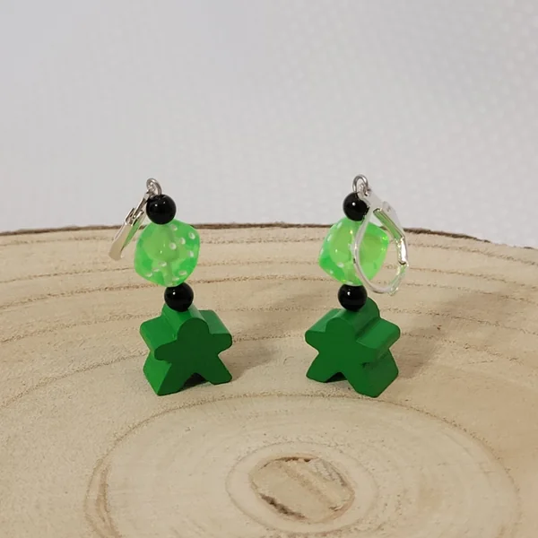 Boucles d’oreilles meeple et dé