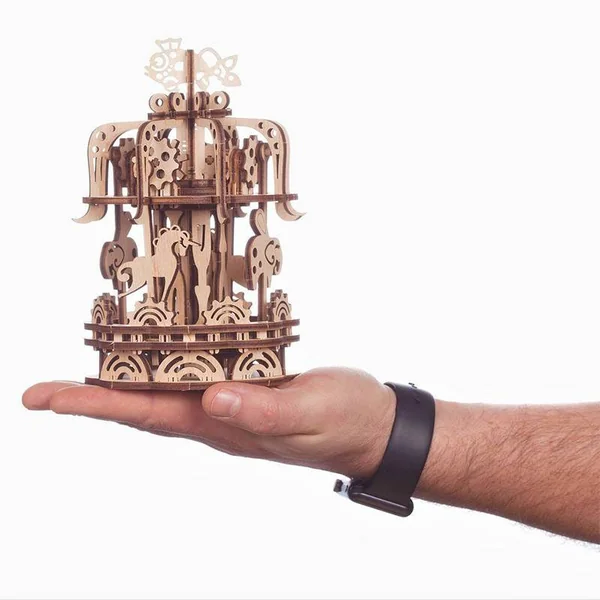 Carrousel petit modèle - maquette 3D mobile en bois
