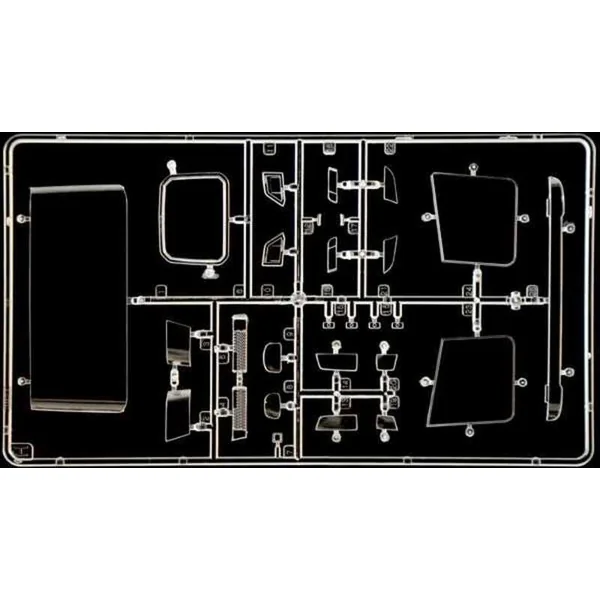 Maquette camion 3965 - Scania S770 V8 "White Cab" (1:24)