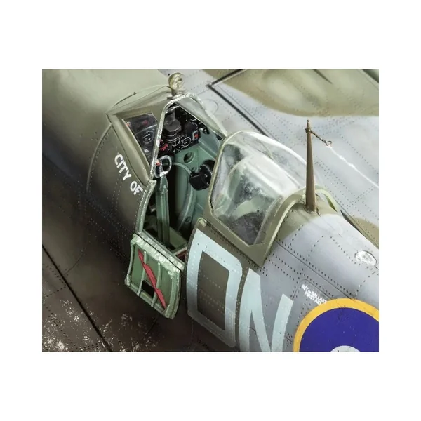 Maquette Supermarine Spitfire Mk.IXC Avion de guerre Level 5 échelle 1:32 - Revell